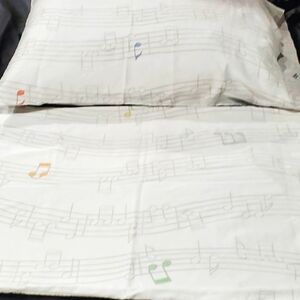 1990s Musical Notes! Set of two vintage Cuddledown Queen Pillowcases, 20…